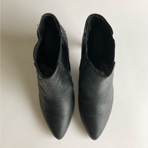 Ecco Black Lizard Print Leather Point Toe Heeled Ankle Boots size EUR 40, US 9.5 - Picture 6 of 16